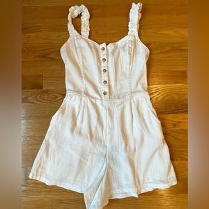 Woman’s S white Hollister romper